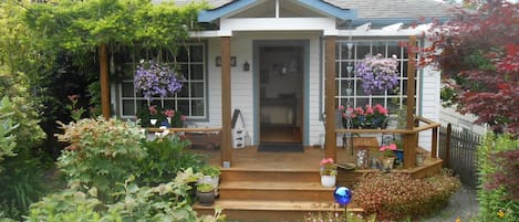 1910 Alki Beach Bungalow