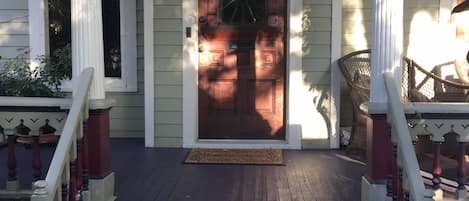 Front entry/porch
