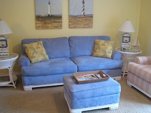 Tastefully decorated living room