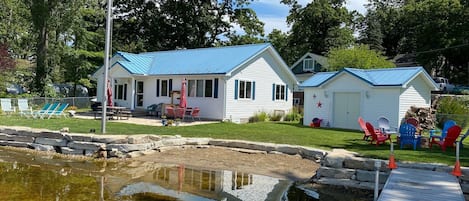 Welcome to our beloved Blue Turtle Cottage on Patterson Lake