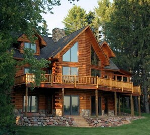 Reese's Retreat, 3 story luxury log and glass home on Waupaca WI Chain'O lakes.