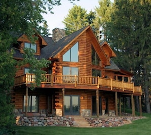 Reese's Retreat, 3 story luxury log and glass home on Waupaca WI Chain'O lakes.