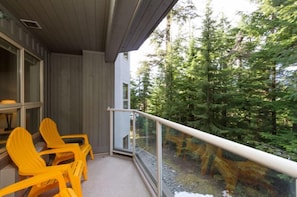 Balcony to enjoy the fresh mountain air