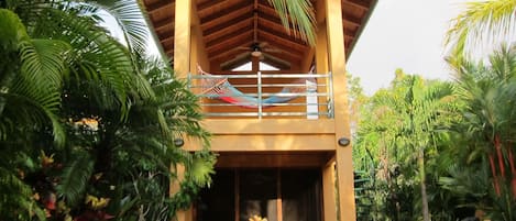 Mirador and screened porch overlooking pool area