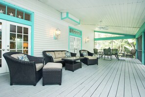 Large Screened Deck