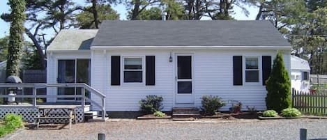 Private setting, long driveway from the street
