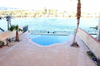 Riverfront! Bullhead City/ Laughlin Pool And Dock!!!