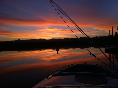 Riverfront! Bullhead City/ Laughlin Pool And Dock!!!