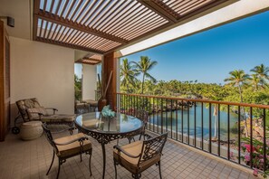 You can look down at jumping fish from the lanai.