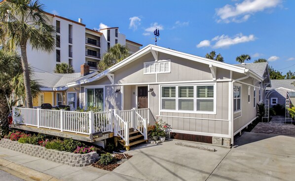 Street view depicting Sedgwick House and private front deck.