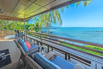 Spectacular Oceanfront Home! Watch turtles from deck while relaxing in the spa!!