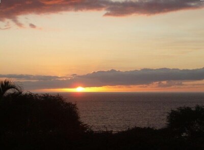 Beautiful Maui sunset from our lanai
