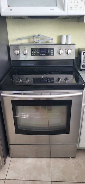Newer stainless steel stove/oven