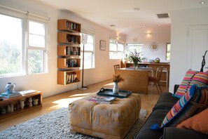 Open plan living and kitchen area to maximize the view