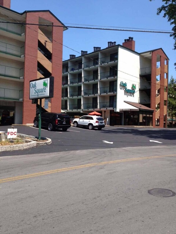 Oak Square of Gatlinburg - 685 River Road
Downtown Gatlinburg