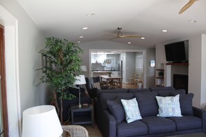 open kitchen/family room layout