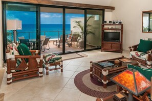 Unbelievable ocean views from the family room and lanai of Puu Poa 406