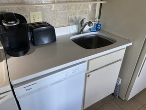 New quartz countertop, sink and faucet