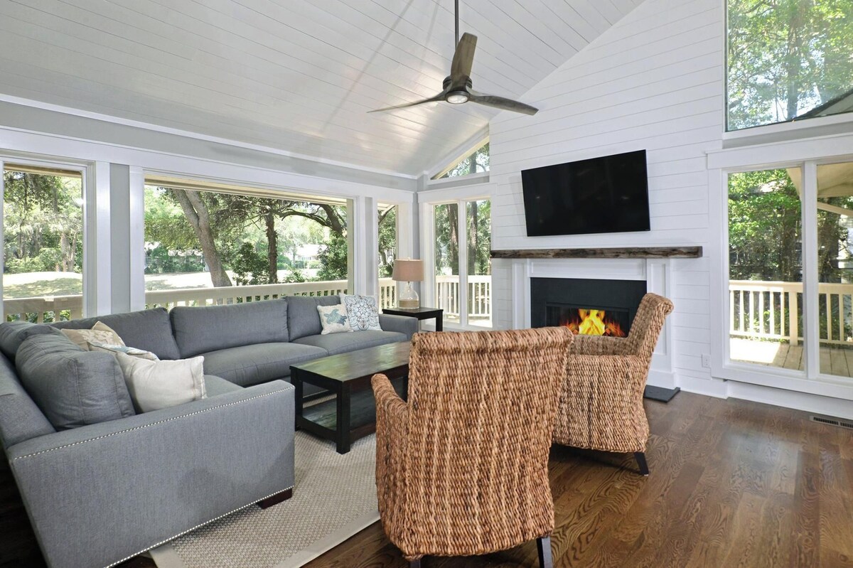 Short Walk to Beach – Golf Course View – Fully Renovated Luxury 3700 sqft Home!