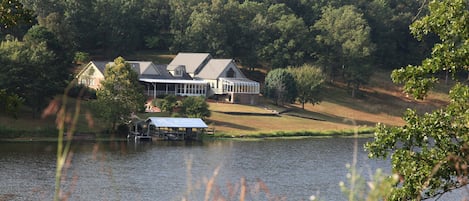 Gorgeous Lodge on 37-Acre Private Lake