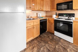 Full sized appliances in the kitchen