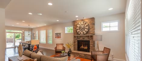 Spacious Living Room w/ Fireplace