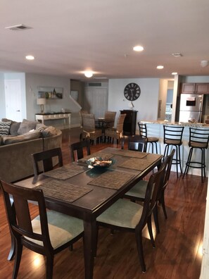 1st Floor Dining Area