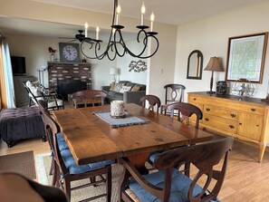 Dining room with seating for 8 