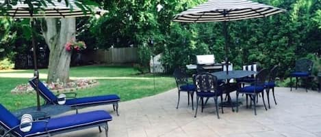 Amazing backyard, lots of space for enjoying summer fun!