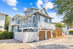 Cozy 'Sands Cottage Carriage' in Rosemary Beach!