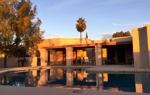 Shared community pool, sadly no heated during the winter months (no hot tub). 
