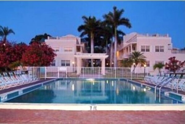 Heated Pool on the Bay Side (also large jacuzzi/hot tub and fishing pier)