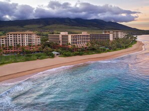 Marriott setting on Kaanapali Beach