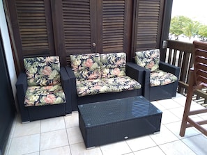 Additional seating on the deck