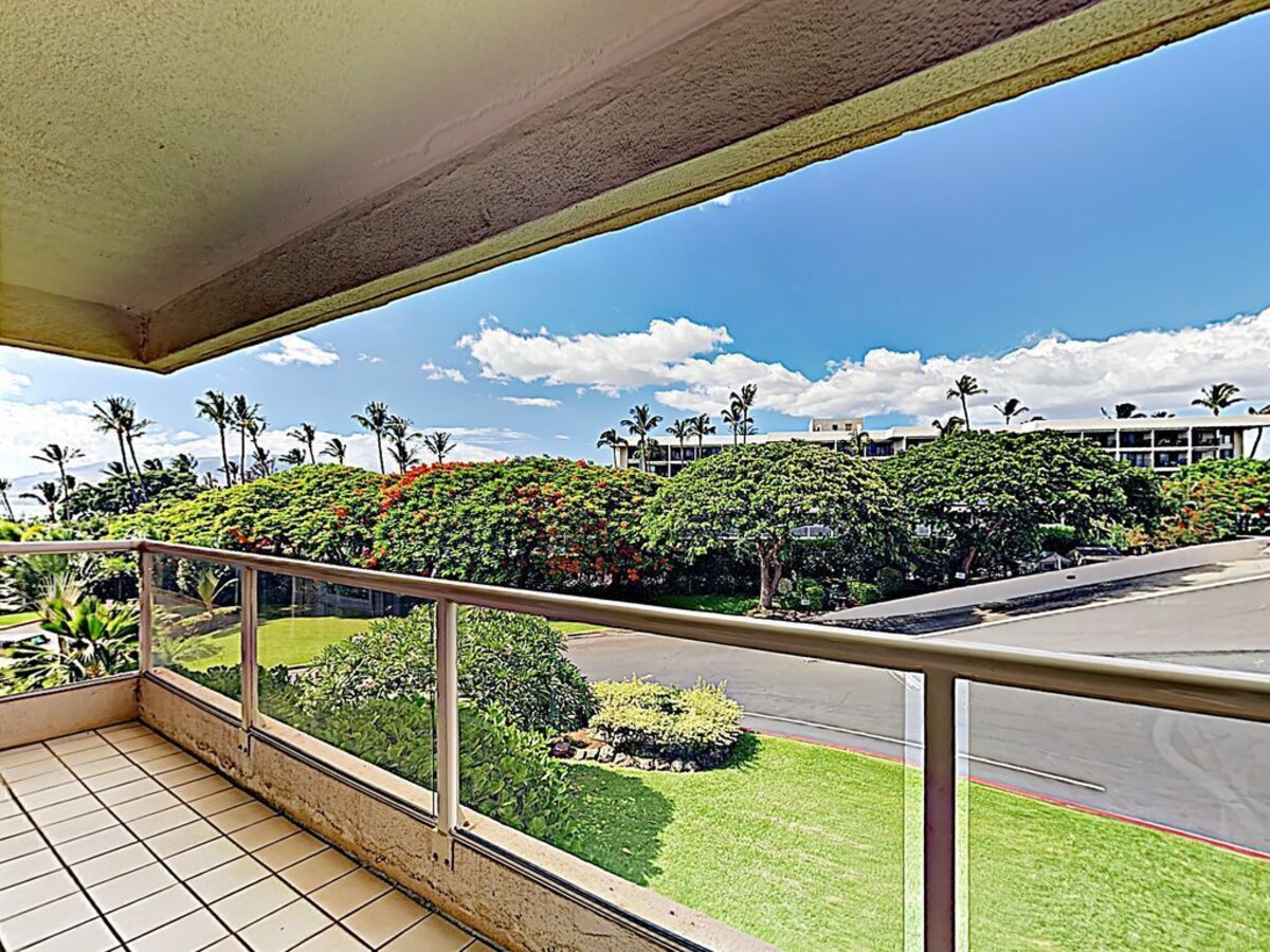 Beautiful Maui Banyan, South Kihei-2br, 1br or studio.