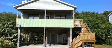 3107 Bath Street kill Devil Hills, NC 27948  This is the front view of the house