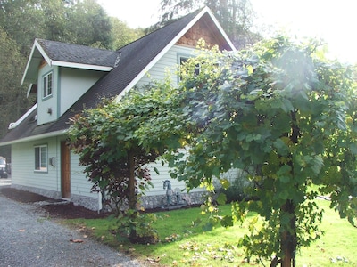 Serene Hobby Farm Cottage Get Away, 10 Minutes From Mount Vernon.