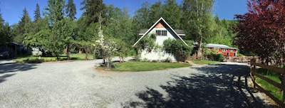 Serene Hobby Farm Cottage Get Away, 10 Minutes From Mount Vernon.