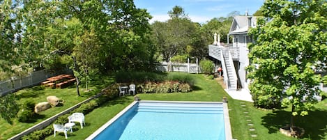 20x40' pool has two shallow ends and stadium steps on both sides