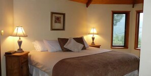 King size Master bedroom. High quality mattresses & linens purchased regularly.
