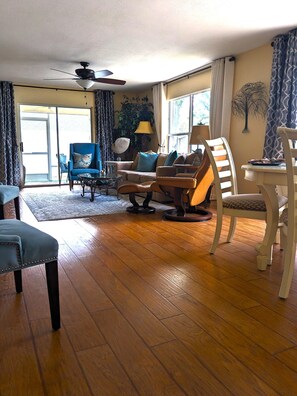 Welcome home! Kick back and relax in your Villages home.