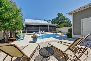 Pool & Patio