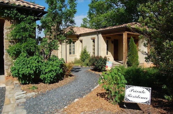 front entrance to villa
