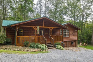 Welcome to Webb Creek Hideaway!