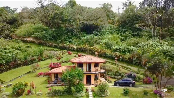 2 story villa on private estate nature preserve with Lake Arenal view & access