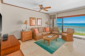 Kiahuna's Premier Beach Front Beachhouse - 20 Feet to the Beach!