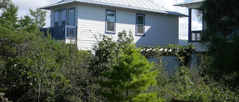 stand alone double story carriage house