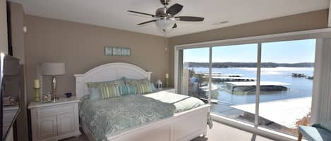 Master bedroom with an awesome view of the lake!