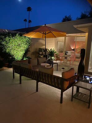 Courtyard sectional