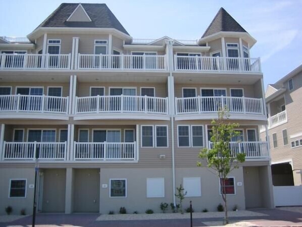 Your Home at the Beach. Town Home with 4 floors of Comfort and a 2 Car garage.